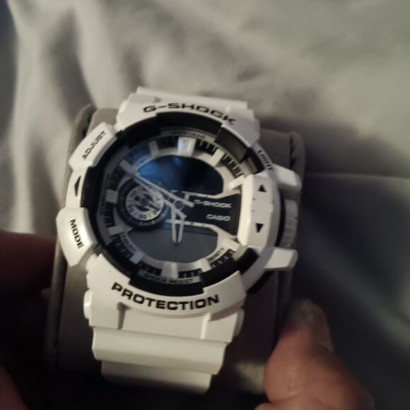 Mens white Gshock watch - Picture 6 of 7